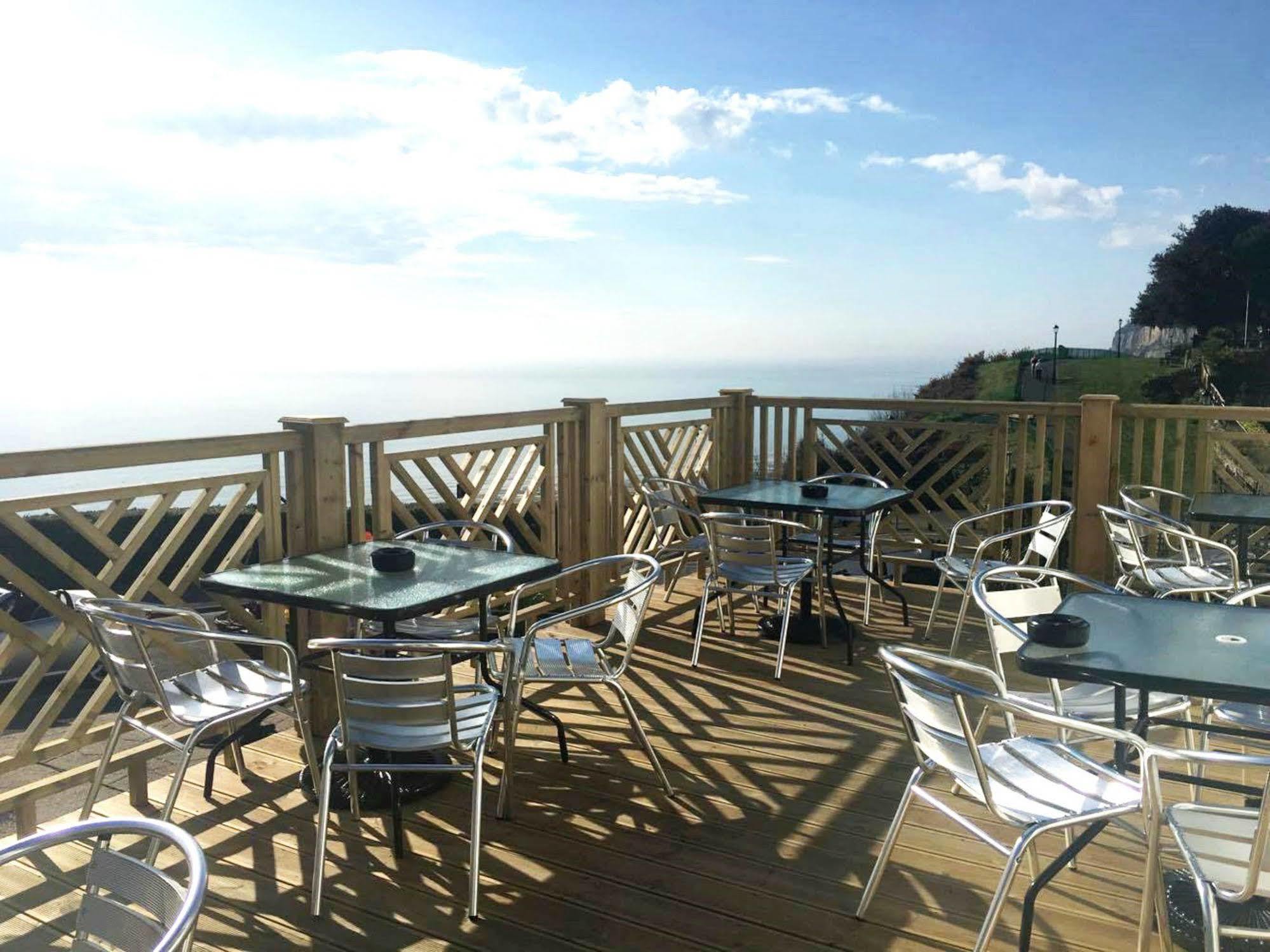 Harrow Lodge Hotel 섕클린 외부 사진